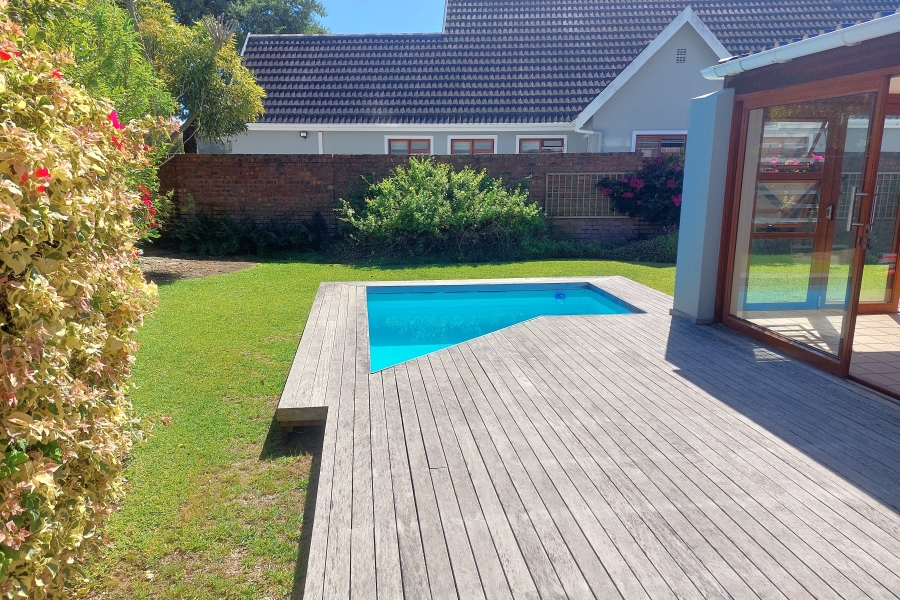 2 Bedroom Property for Sale in The Island Western Cape